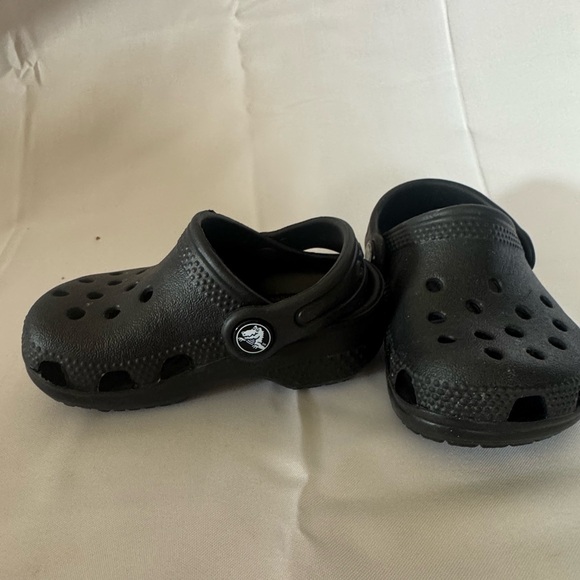 Baby Crocs - Picture 3 of 8